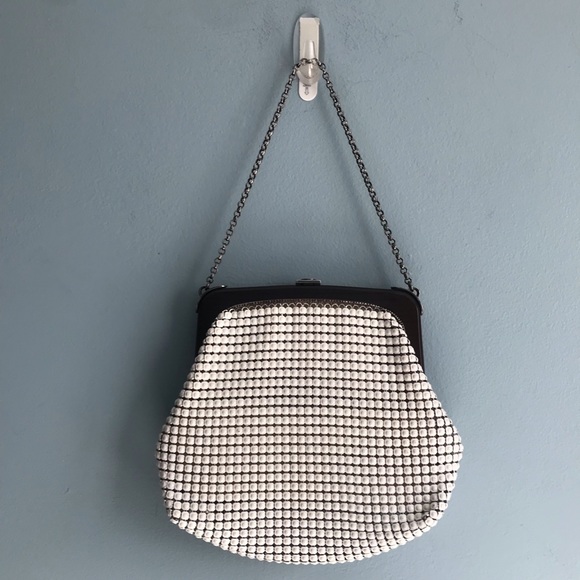 Oroton beautiful vintage white mesh beaded handbag with chain link strap - Picture 1 of 12